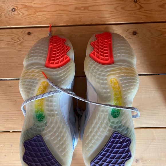 Shoes - Picture 7 of 10